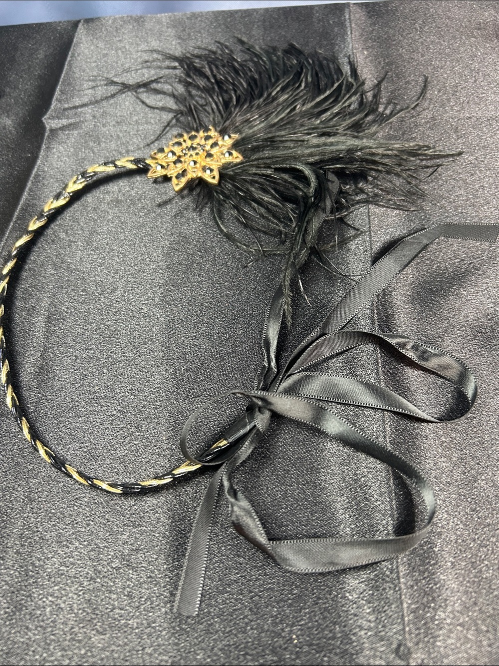 This is a vintage-style 1920s Flapper Headband - Picture 4 of 6